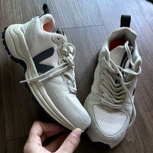 Veja Sneakers Size 8 venturi
